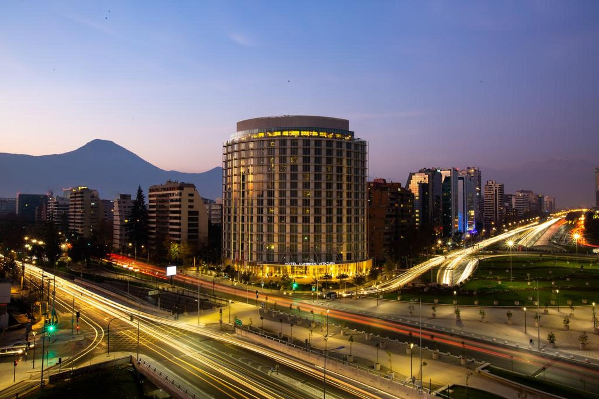 Hotel Doubletree By Hilton Santiago Kennedy, Chile Esterno foto