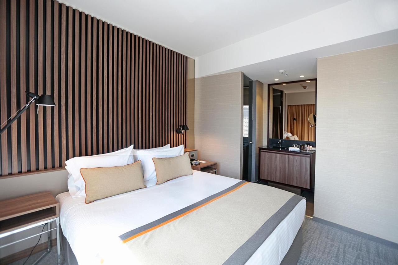 Hotel Doubletree By Hilton Santiago Kennedy, Chile Esterno foto