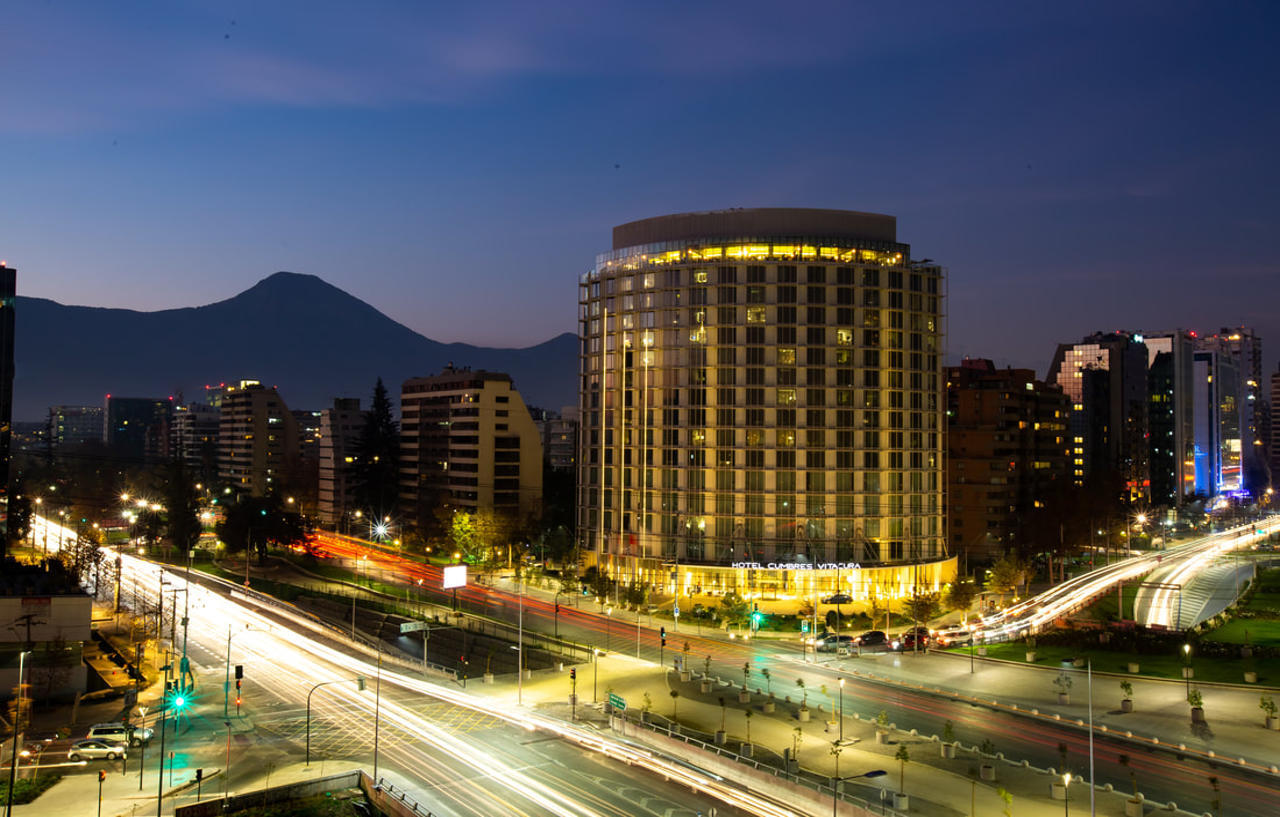 Hotel Doubletree By Hilton Santiago Kennedy, Chile Esterno foto